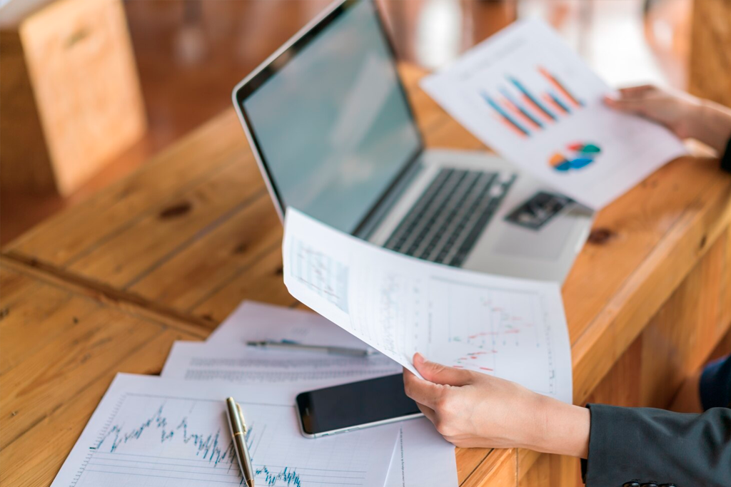 Documentación financiera dispuesta para su análisis